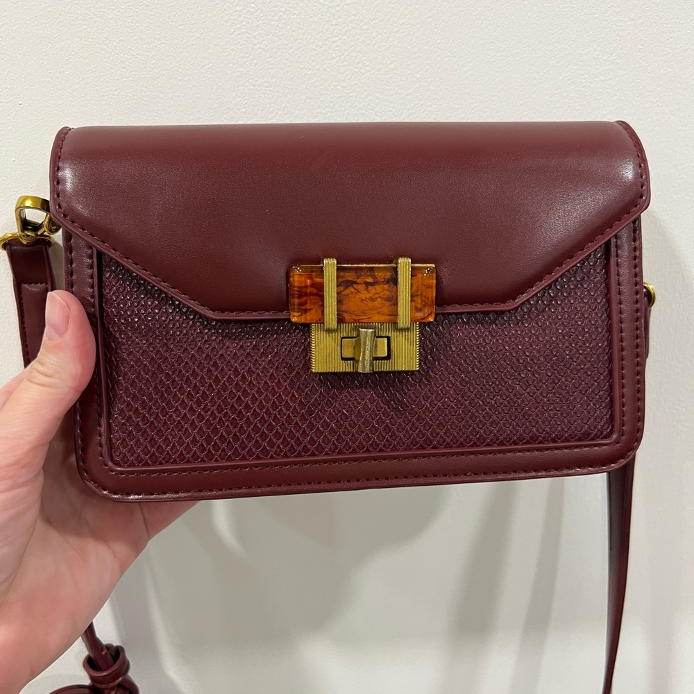 Beautiful Madison West Vegan Leather Handbag - Old Money Style